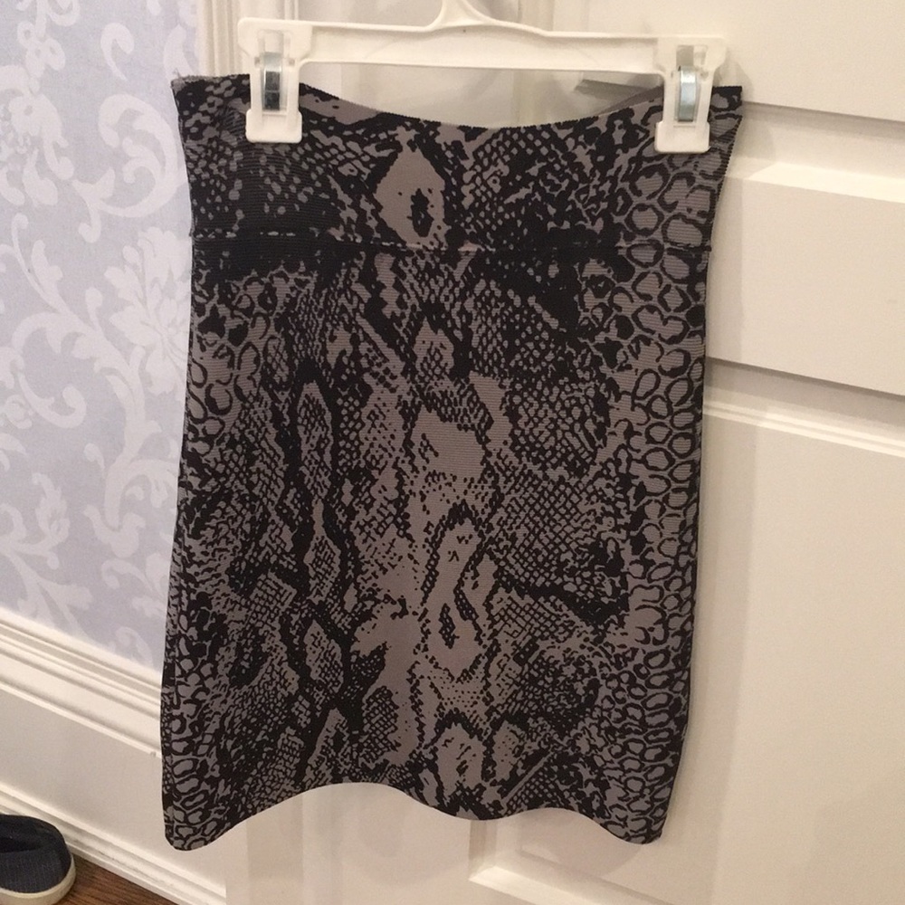Bcbg tight skirt